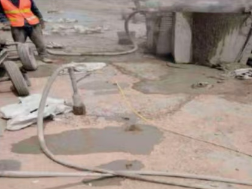 巫溪水泥混凝土路面板底注浆技术 路面脱空注浆整治方案